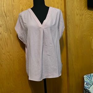 🎉SALE🎉$15 or 3 for $30🎉 🩷Brand new🩷Banana Republic Pink Shirt🩷